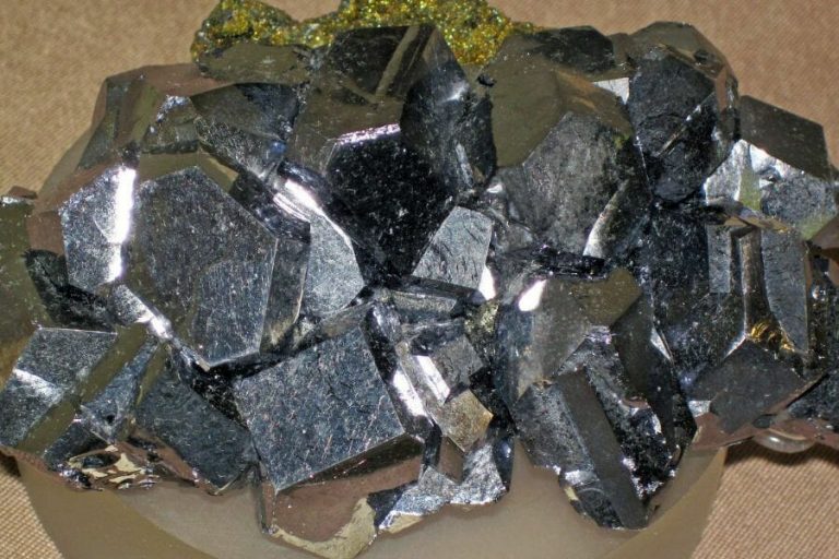 The Fascinating World of Black Shiny Metallic Rock